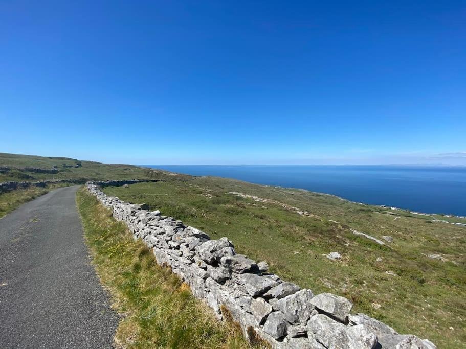 Into The Burren Hotel Murroogh Exterior foto